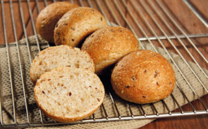 Laurent- Soy and Linseed Dinner Roll 90 x 35g